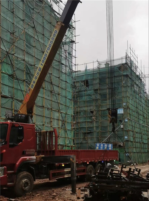 石家庄市“慢工细活”—— 吊车的 “微动控制” 技术
